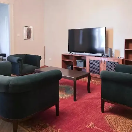 Chiya Veyos Apartamento *