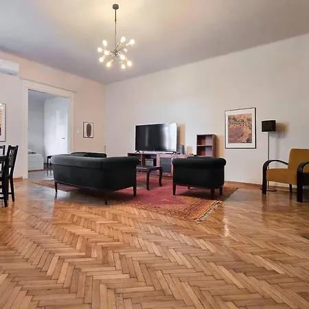 Chiya Veyos Budapeste